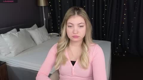 Snapshot of angel__grace chatting on January 18, 2026, 5:33 am Grace online show from January 18, 2026, 5:33 am