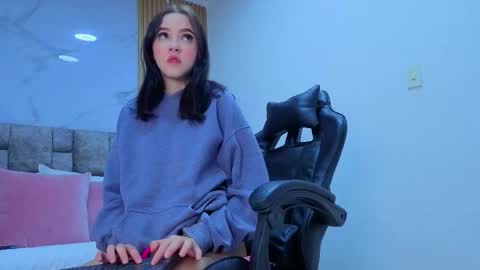 angel__kiss online show from November 13, 2025, 11:31 am