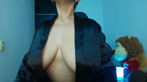 angel blackhot online show from April 14, 2026, 3:12 am