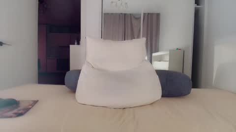 Angel boys online show from November 7, 2025, 12:05 pm