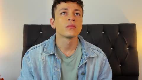 Snapshot of angel_cuervo chatting on January 12, 2025, 1:16 pm Angel Cuervo online show from January 12, 2025, 1:16 pm