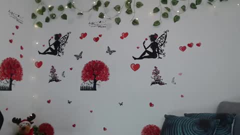 Snapshot of angel_curl chatting on December 10, 2024, 5:44 pm Angel Curl online show from December 10, 2024, 5:44 pm