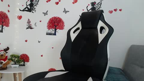 Snapshot of angel_curl chatting on February 18, 2025, 1:55 pm Angel Curl online show from February 18, 2025, 1:55 pm