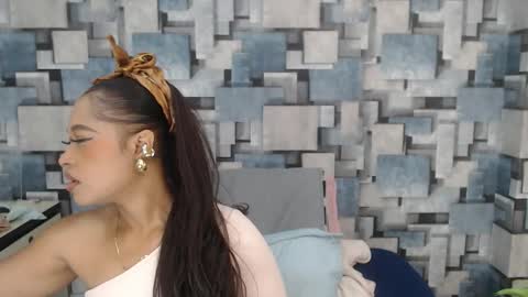 Snapshot of angel_dthroat chatting on December 15, 2025, 12:09 pm ANGHEL online show from December 15, 2025, 12:09 pm