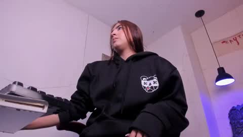 angel hardy online show from October 18, 2025, 10:49 am