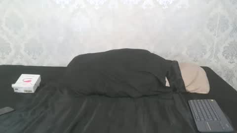 Angel Lein online show from October 14, 2025, 5:25 pm