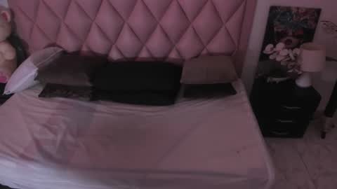 Snapshot of angel_light888 chatting on January 4, 2025, 2:14 pm Angel online show from January 4, 2025, 2:14 pm