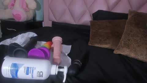 Snapshot of angel_light888 chatting on January 12, 2025, 8:25 am Angel online show from January 12, 2025, 8:25 am