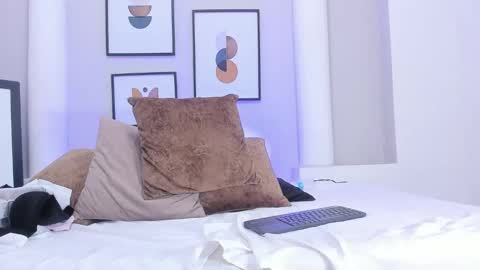 Snapshot of angel_light888 chatting on January 25, 2025, 3:19 am Angel online show from January 25, 2025, 3:19 am