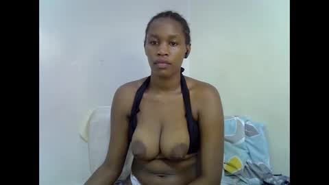 Snapshot of angel_mia5 chatting on November 19, 2025, 10:54 pm angel_mia5 online show from November 19, 2025, 10:54 pm