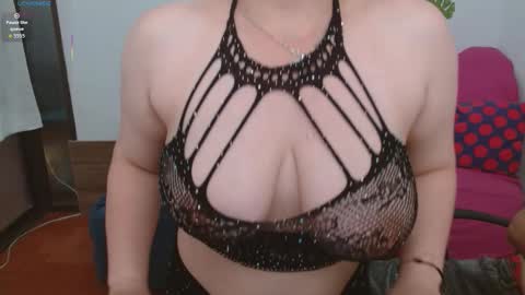 Snapshot of angel_naye chatting on February 4, 2026, 7:20 pm Nayely and Angel online show from February 4, 2026, 7:20 pm