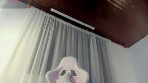 Angel online show from October 20, 2025, 4:46 am