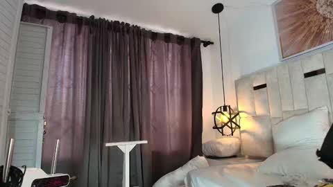 Snapshot of angel_perverted1 chatting on October 20, 2025, 11:32 am Nicolle online show from October 20, 2025, 11:32 am