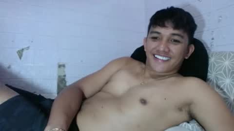 angel_rafael online show from December 19, 2025, 4:08 am