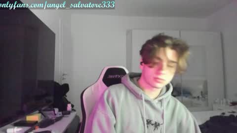 Snapshot of angel_salvatore333 chatting on November 16, 2025, 8:03 pm Angel online show from November 16, 2025, 8:03 pm