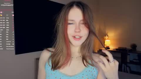 Snapshot of angel_to_burn chatting on December 22, 2025, 9:39 am SofiaSofi online show from December 22, 2025, 9:39 am