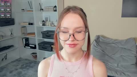 Snapshot of angel_to_burn chatting on March 3, 2026, 7:36 am SofiaSofi online show from March 3, 2026, 7:36 am