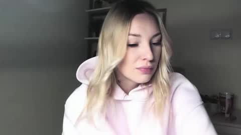 Snapshot of angela21babe chatting on February 18, 2026, 6:42 am Angela online show from February 18, 2026, 6:42 am