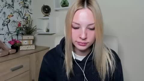 Snapshot of angela21babe chatting on March 7, 2026, 7:38 am Angela online show from March 7, 2026, 7:38 am