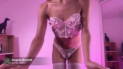 Snapshot of angela_bonetti chatting on January 17, 2025, 4:17 am Angela Bonetti online show from January 17, 2025, 4:17 am