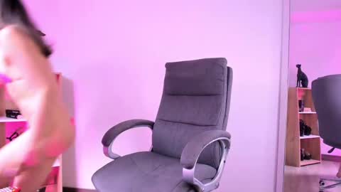 Snapshot of angela_bonetti chatting on October 9, 2025, 8:18 pm Angela Bonetti online show from October 9, 2025, 8:18 pm