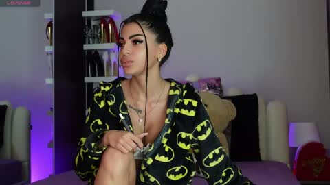 Snapshot of angela_myst chatting on May 1, 2026, 12:43 pm Angela online show from May 1, 2026, 12:43 pm