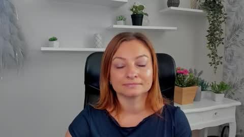 Snapshot of angela_samt chatting on September 11, 2025, 12:38 pm Angela online show from September 11, 2025, 12:38 pm
