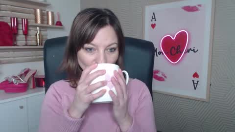 Snapshot of angela_samt chatting on February 18, 2026, 6:42 am Angela online show from February 18, 2026, 6:42 am