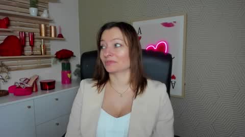 Snapshot of angela_samt chatting on March 12, 2026, 6:41 am Angela online show from March 12, 2026, 6:41 am