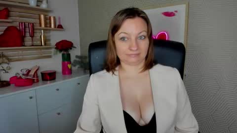 Snapshot of angela_samt chatting on March 27, 2026, 8:26 am Angela online show from March 27, 2026, 8:26 am