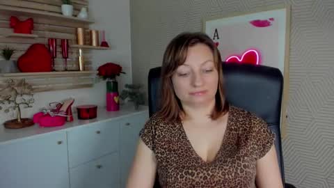 Snapshot of angela_samt chatting on March 31, 2026, 6:25 am Angela online show from March 31, 2026, 6:25 am
