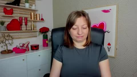 Snapshot of angela_samt chatting on April 2, 2026, 5:27 am Angela online show from April 2, 2026, 5:27 am