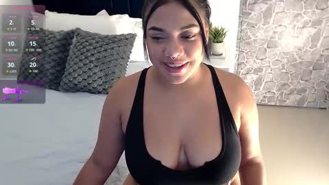 Angela online show from November 11, 2025, 7:03 pm