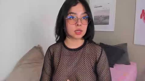 Snapshot of angelaa_smith chatting on October 1, 2025, 4:18 am Angela online show from October 1, 2025, 4:18 am