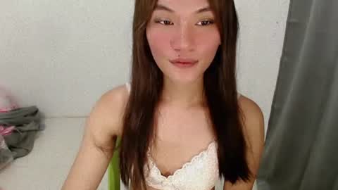 Snapshot of angelacharming_ chatting on October 12, 2025, 7:13 pm angela online show from October 12, 2025, 7:13 pm