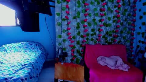 Angela online show from May 7, 2026, 7:08 pm