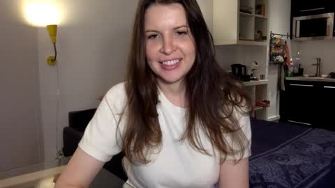 Snapshot of angeladarkk chatting on September 24, 2025, 3:59 pm Angela online show from September 24, 2025, 3:59 pm