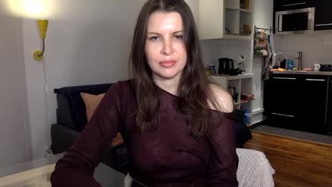 Angela online show from November 19, 2025, 7:36 pm