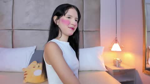 angelag_ online show from November 6, 2025, 8:21 pm