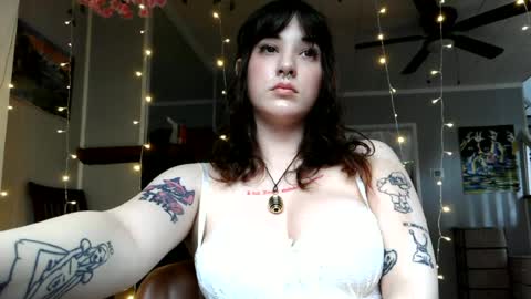 Snapshot of angelalice555 chatting on June 21, 2026, 11:29 pm angelalice555 online show from June 21, 2026, 11:29 pm
