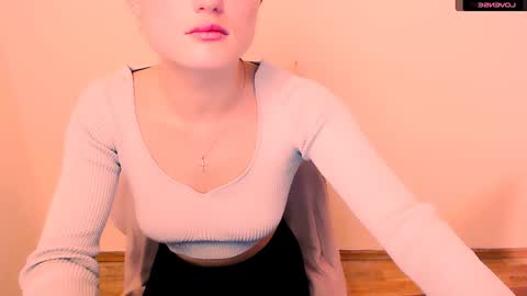 Snapshot of angelalice_ chatting on December 17, 2024, 2:11 pm Alice online show from December 17, 2024, 2:11 pm