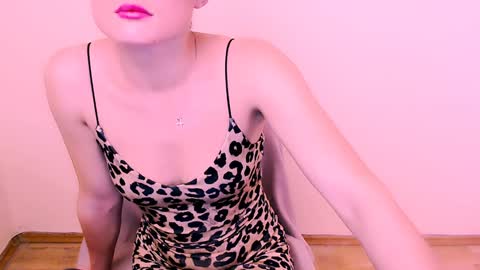 Snapshot of angelalice_ chatting on December 22, 2024, 4:17 pm Alice online show from December 22, 2024, 4:17 pm