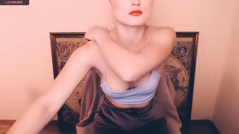 Snapshot of angelalice_ chatting on March 12, 2025, 7:57 am Alice online show from March 12, 2025, 7:57 am