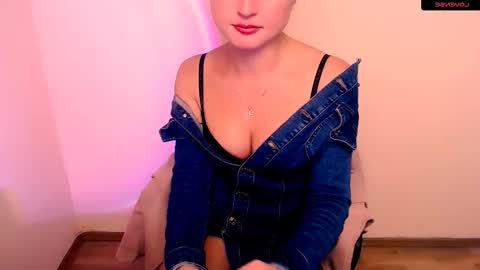 Snapshot of angelalice_ chatting on October 4, 2025, 8:56 am Alice online show from October 4, 2025, 8:56 am