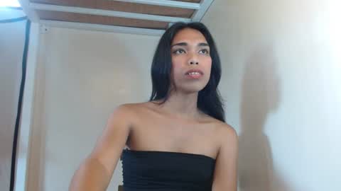 SENORITA online show from June 22, 2026, 3:25 am