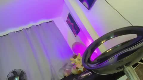 Snapshot of angelasantini chatting on February 7, 2026, 9:18 pm Angela online show from February 7, 2026, 9:18 pm