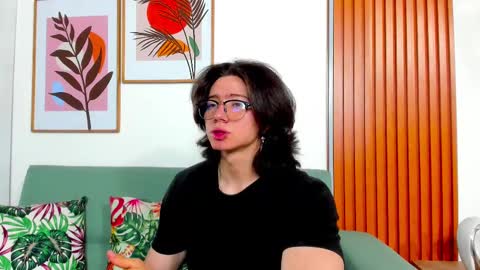 Snapshot of angelbennet_ chatting on December 17, 2024, 3:17 am Angel Bennet online show from December 17, 2024, 3:17 am