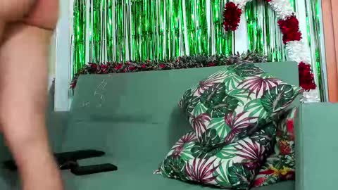 Snapshot of angelbennet_ chatting on December 24, 2024, 6:55 am Angel Bennet online show from December 24, 2024, 6:55 am
