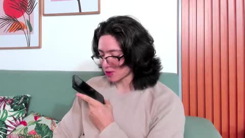 Snapshot of angelbennet_ chatting on December 30, 2024, 3:14 am Angel Bennet online show from December 30, 2024, 3:14 am