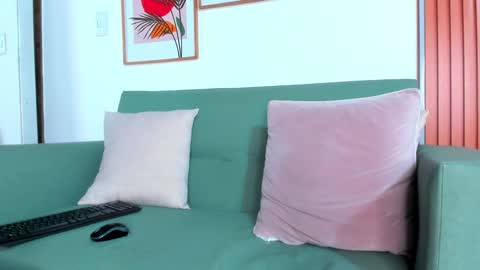Snapshot of angelbennet_ chatting on January 23, 2025, 7:11 am Angel Bennet online show from January 23, 2025, 7:11 am